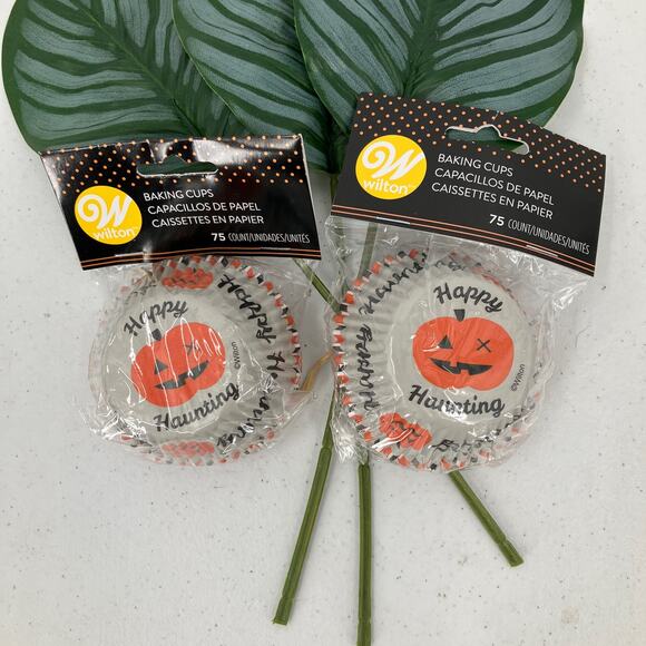 Wilton White Orange Pumpkin Halloween Happy Haunting Baking Cupcake Cups Liners - Picture 1 of 4